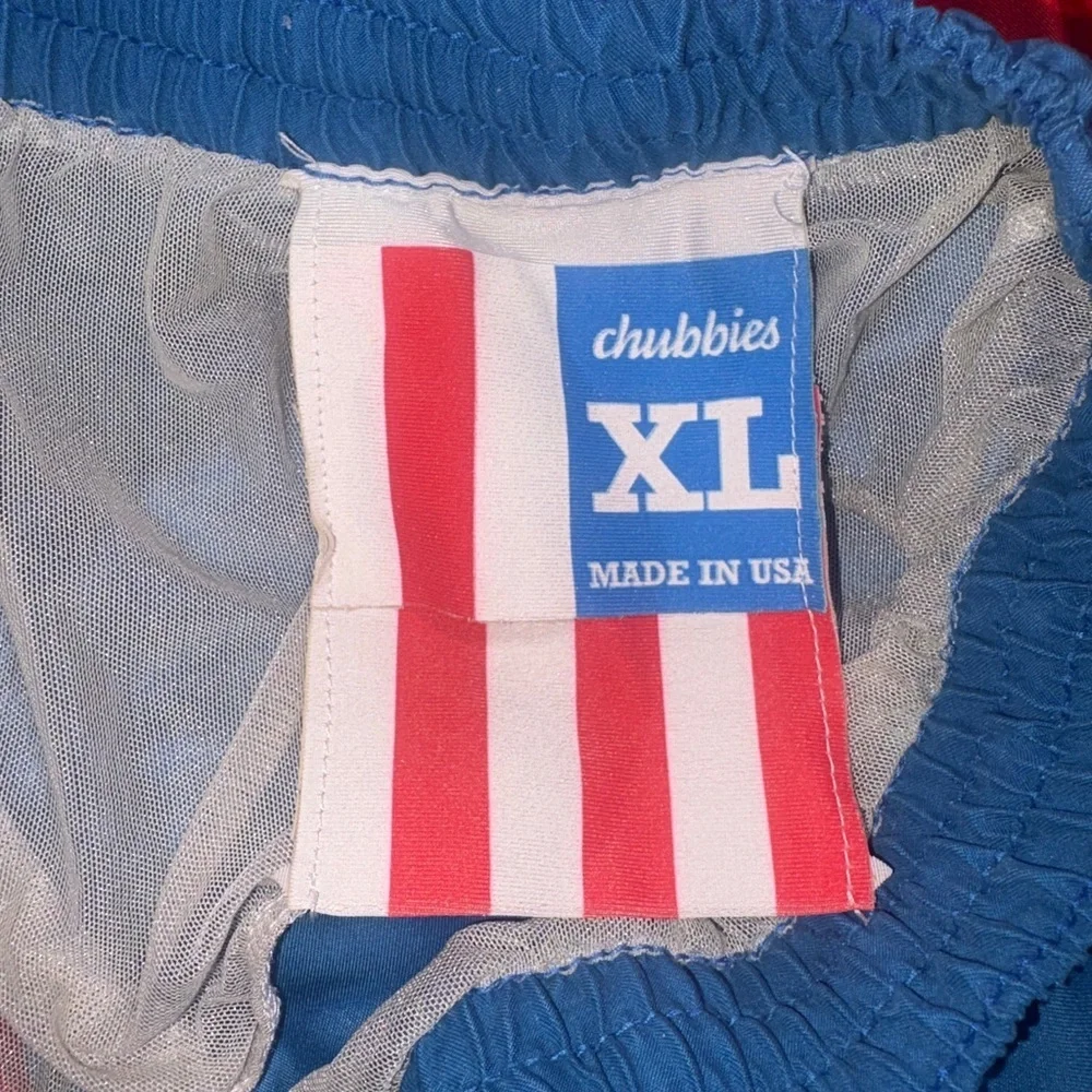 Chubbies Men’s The Liberties Red White Blue Lined Swim Shorts XL // 5.5”
